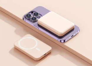 Snap Charge Magnetic Power Bank - Wireless and Fast Charging